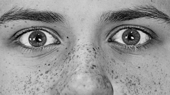 Staring Into Someones Eyes For 10 Minutes Leads To Altered State Of Consciousness 