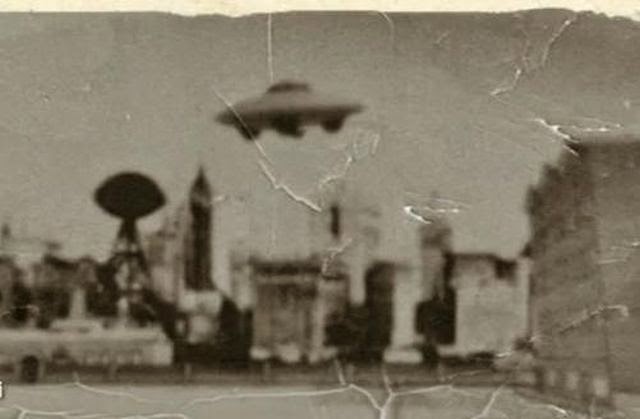 Nikola Tesla Invented “The World’s First Flying Saucer” - Did Aliens