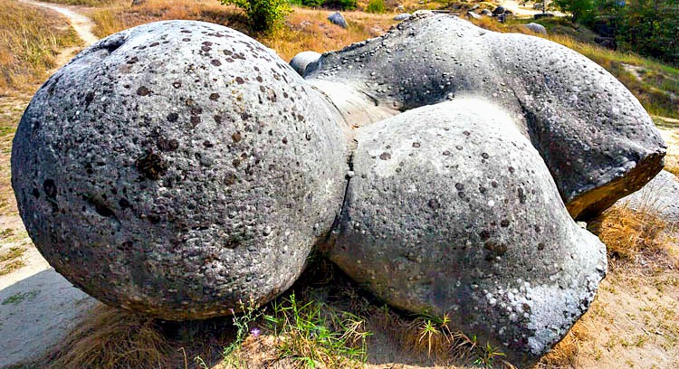 Living Rocks Romania The Mysterious LIVING Stones Of Romania: They GROW And MOVE (Video)