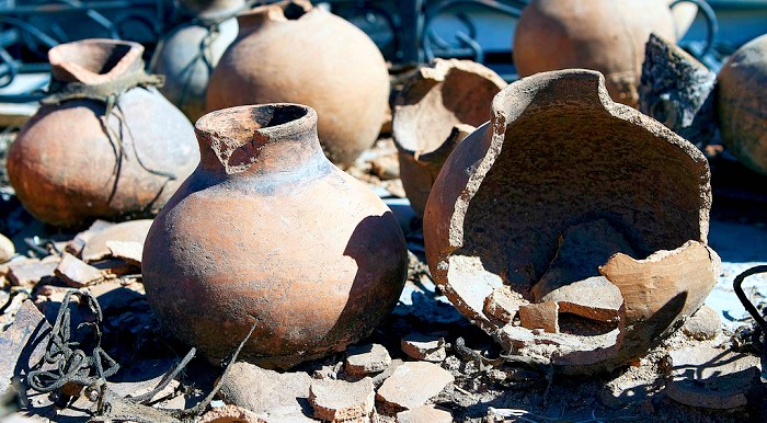 Archaeologists Dig Up An 2000-Year-Old Clay. What They Found Inside Is ...