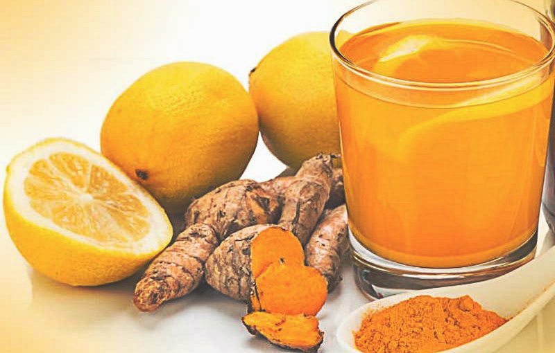 the-surprising-benefits-of-drinking-lemon-with-turmeric-daily