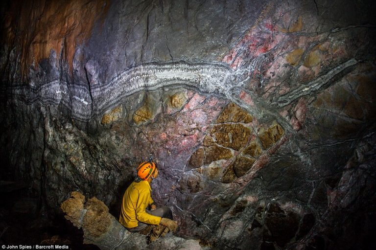 Secret Underground Cave In Vietnam A Hidden Portal To A Whole New World